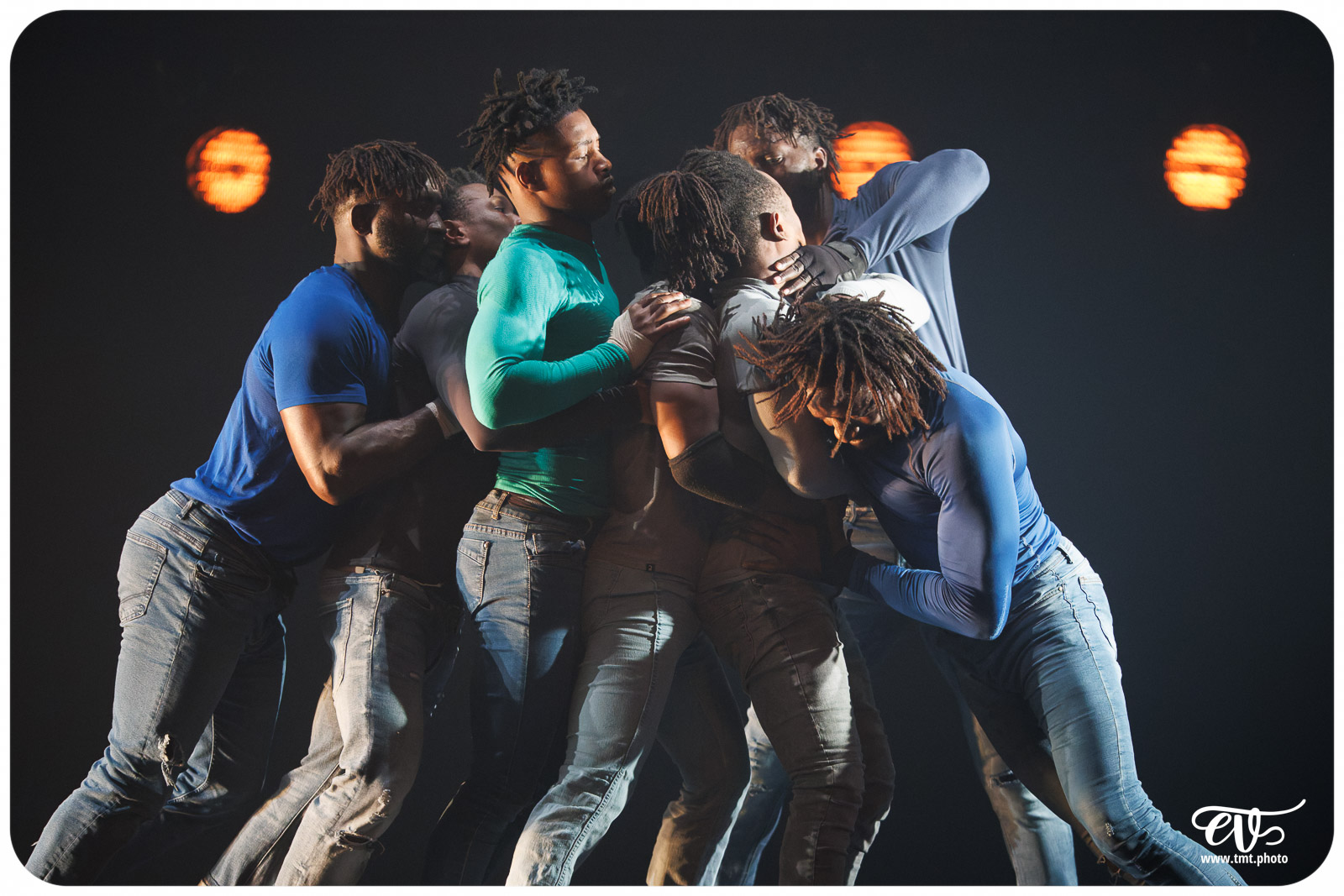 YÉ ! (L'EAU) (CIRCUS BAOBAB)